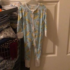Little Sleepies 6-12 month pajamas. Gently used 2-3 times. Perfect condition!!!